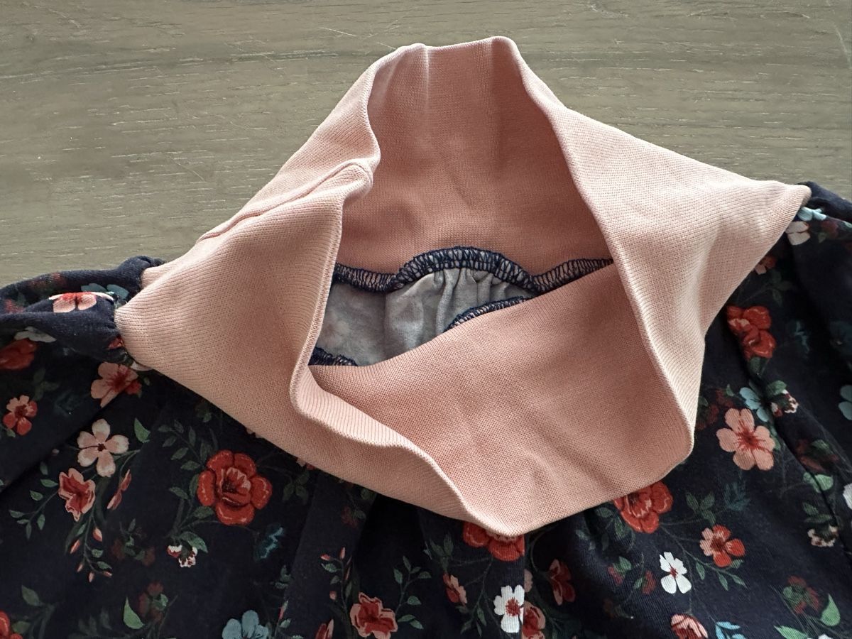 Vestiti & Gonne: Mädchen Jupe handmade ca. Gr. 98 mit Blumenmuster – Usato da Safenwil venduto da Whoopie1 2