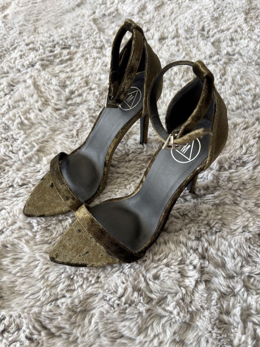 Scarpe da donna: Samt High Heels – Nuovo (secondo la descrizione) da Arbon venduto da Naadiiaa