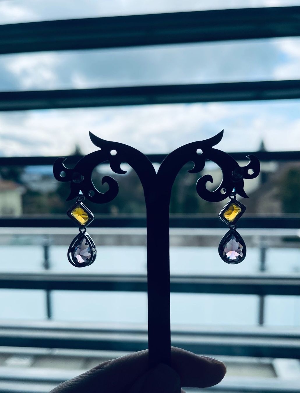 Orecchini pendenti & Orecchini a lobo: Ohrringe (Studs) mit Kristallen – Usato da Winkel venduto da Luxtime 5