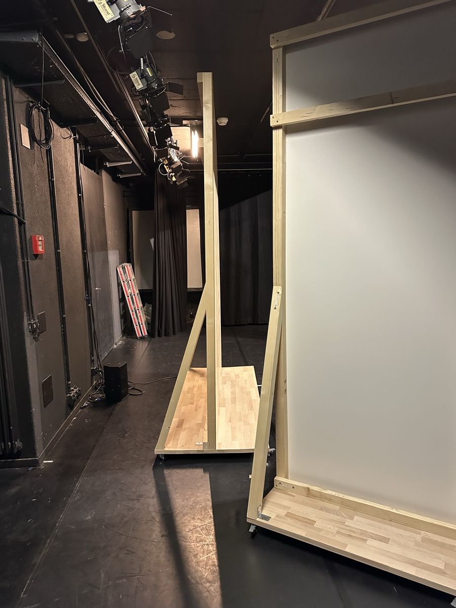 Articoli in legno: Bühnenbild 3 Teile, demontiert – Usato da Zürich venduto da frida3004 2