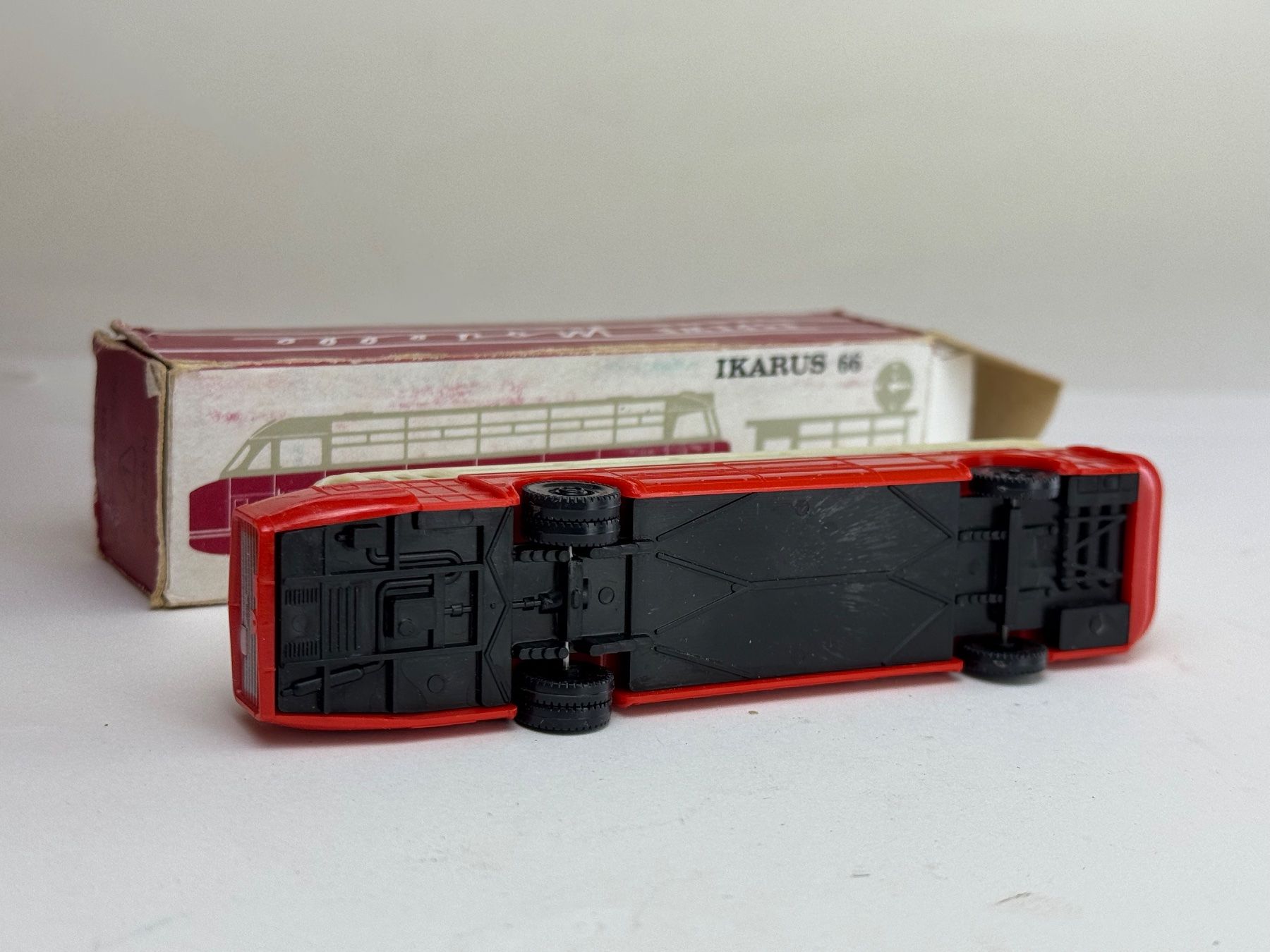 Modellini d'auto: GB3- Espewe Ikarus Bus 66 rot weiss – Usato da Elm venduto da Wikmtz 2