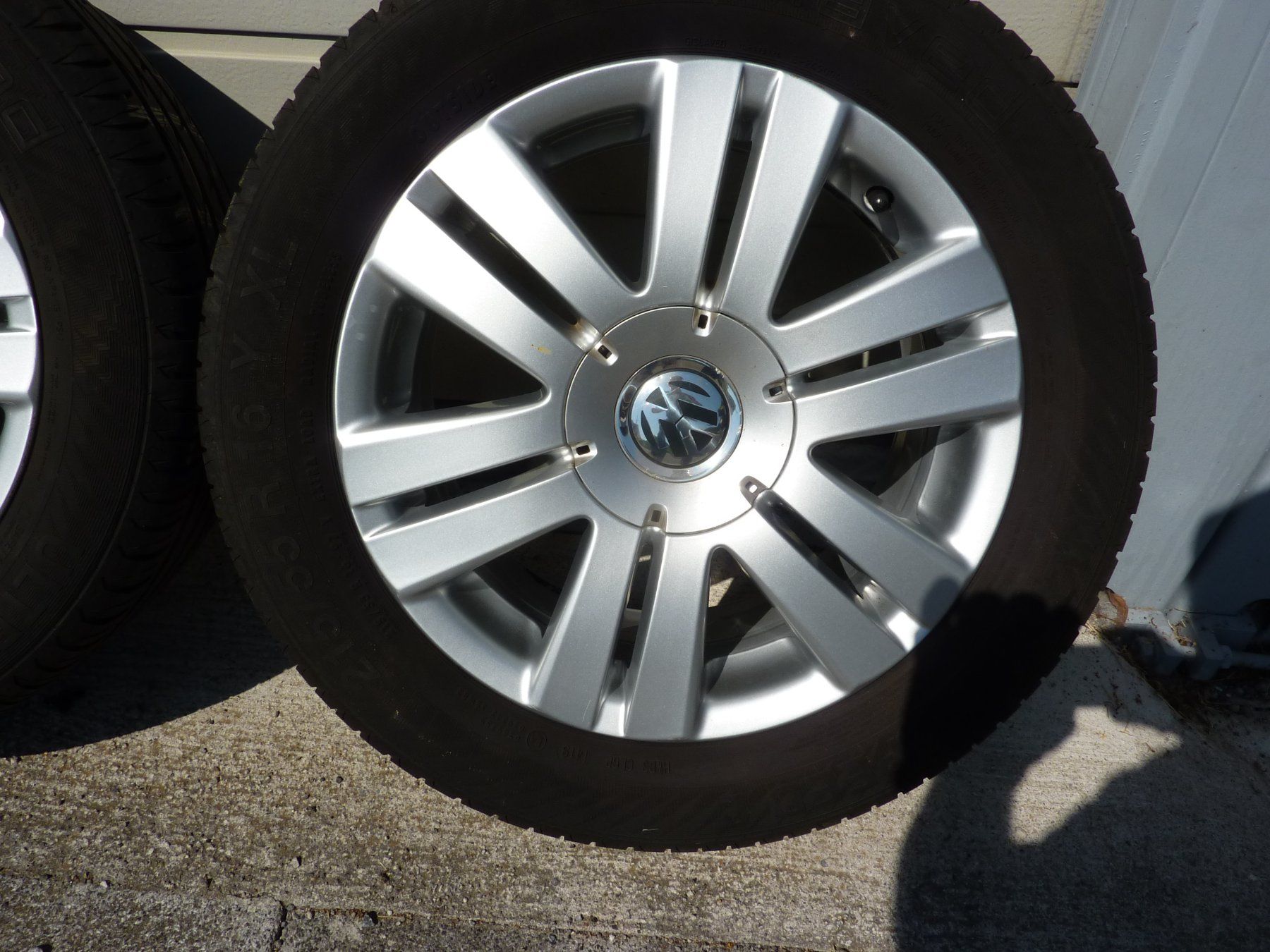 Volkswagen Pneus & Roues: Original VW EOS Kompletrad 16Zoll – D'occasion à Niederscherli par Zahnd1 3