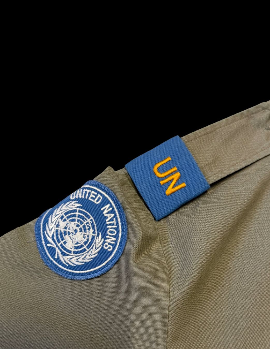 Schweizer Armee Uniformi: Original Schweizer UNO Uniformhemd 1993/94 – Usato da Domdidier venduto da Jean_60 1