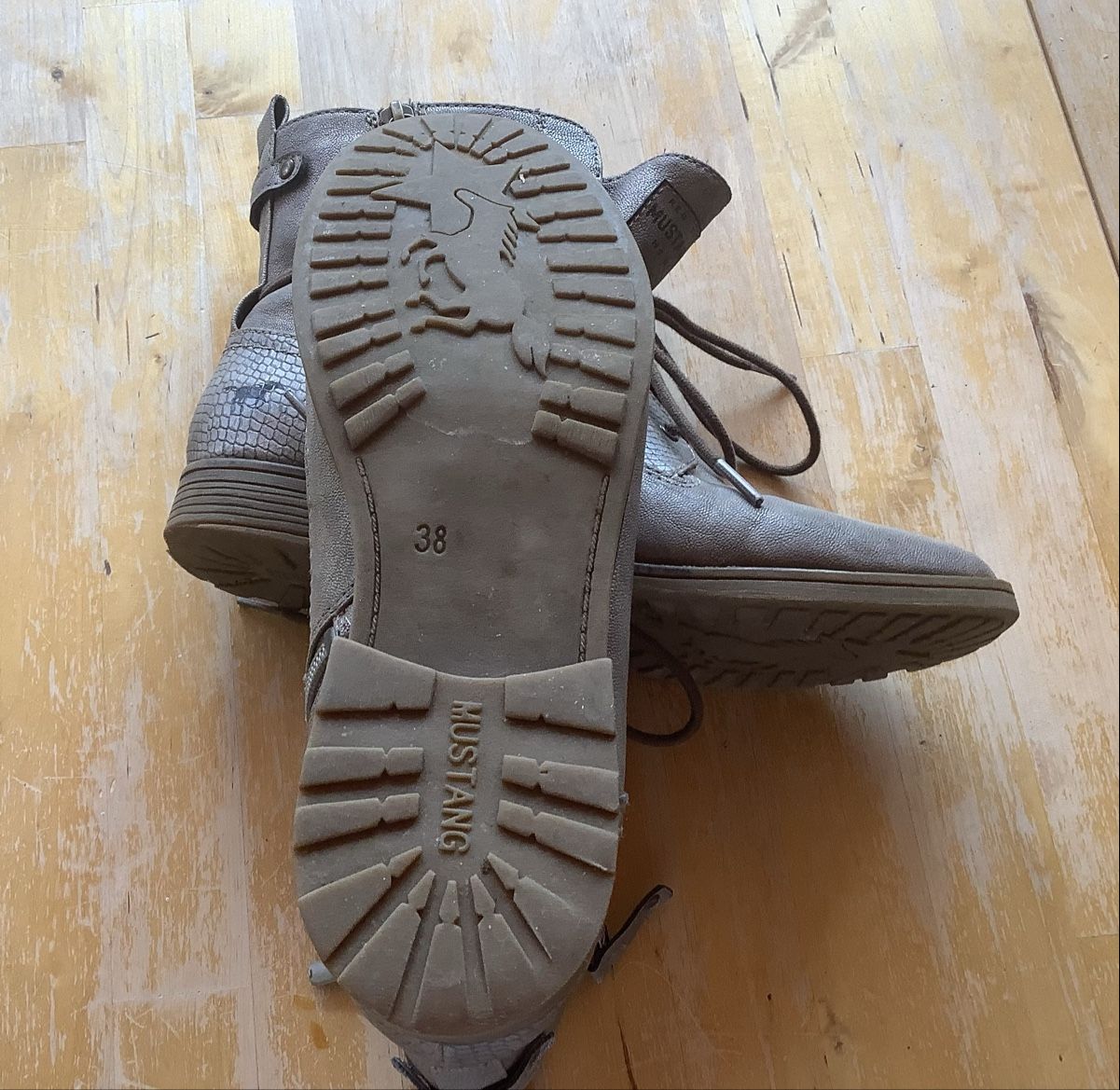 Mustang Chaussures femmes: Bottines Mustang taille 38 – D'occasion à Le Noirmont par Thiwen-Ric 2