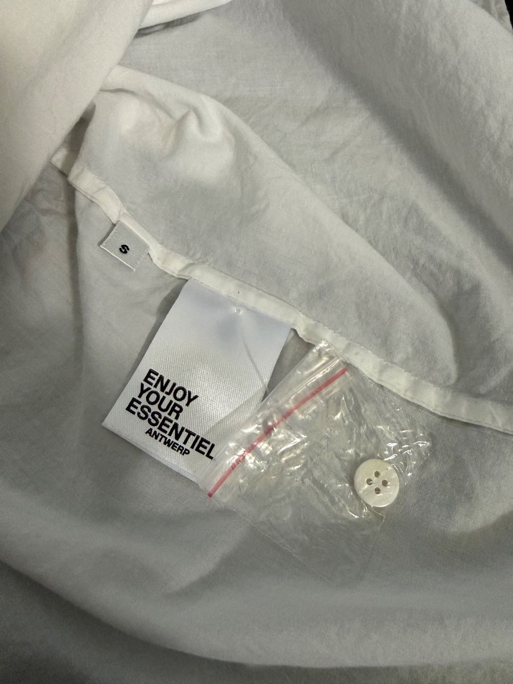 Camicette: Essentiel Antwerp - warmweisse Bluse mit Spitzendetails S M – Nuovo (secondo la descrizione) da Basel venduto da jetzt-wird-gemistet 3