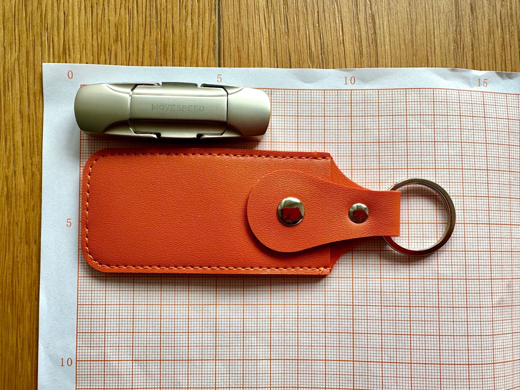 Chiavette USB: MOVESPEED 256GB SSD USB Flash Drive with Leather Keyring – Nuovo (secondo la descrizione) da Gattikon venduto da Sarahs_Schatzkammer