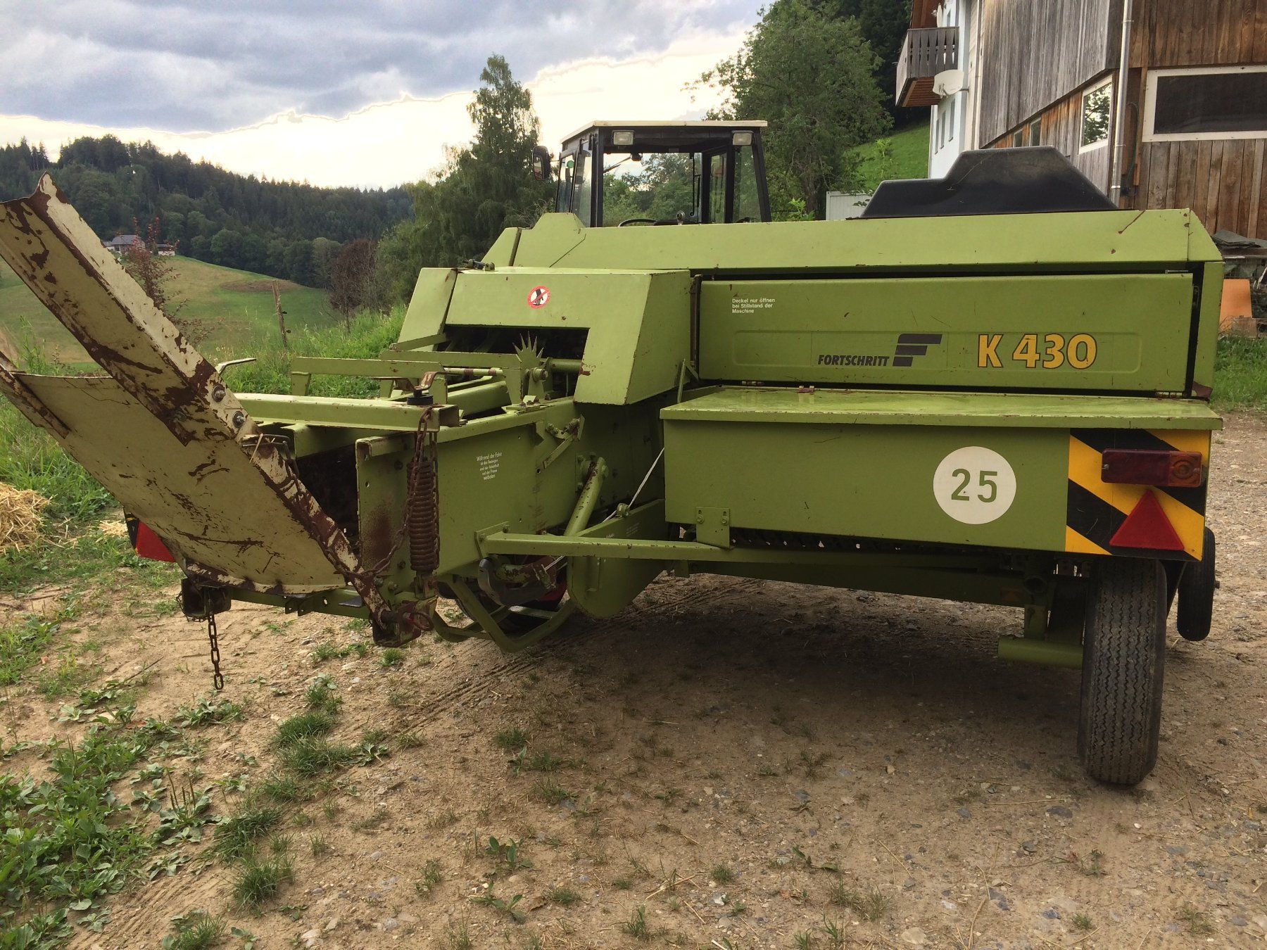 Tutte le macchine: Kleinballenpresse Fortschritt – Usato da Wiliberg venduto da Monikaschaer 2