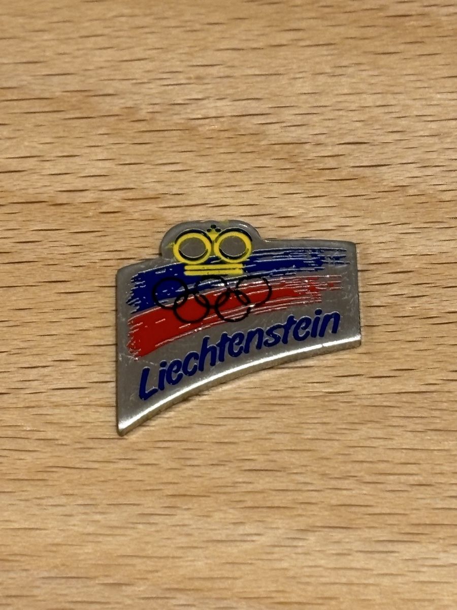 Plaketten & Abzeichen: Pin LIECHTENSTEIN – Gebraucht aus Neuenhof von redballexpress