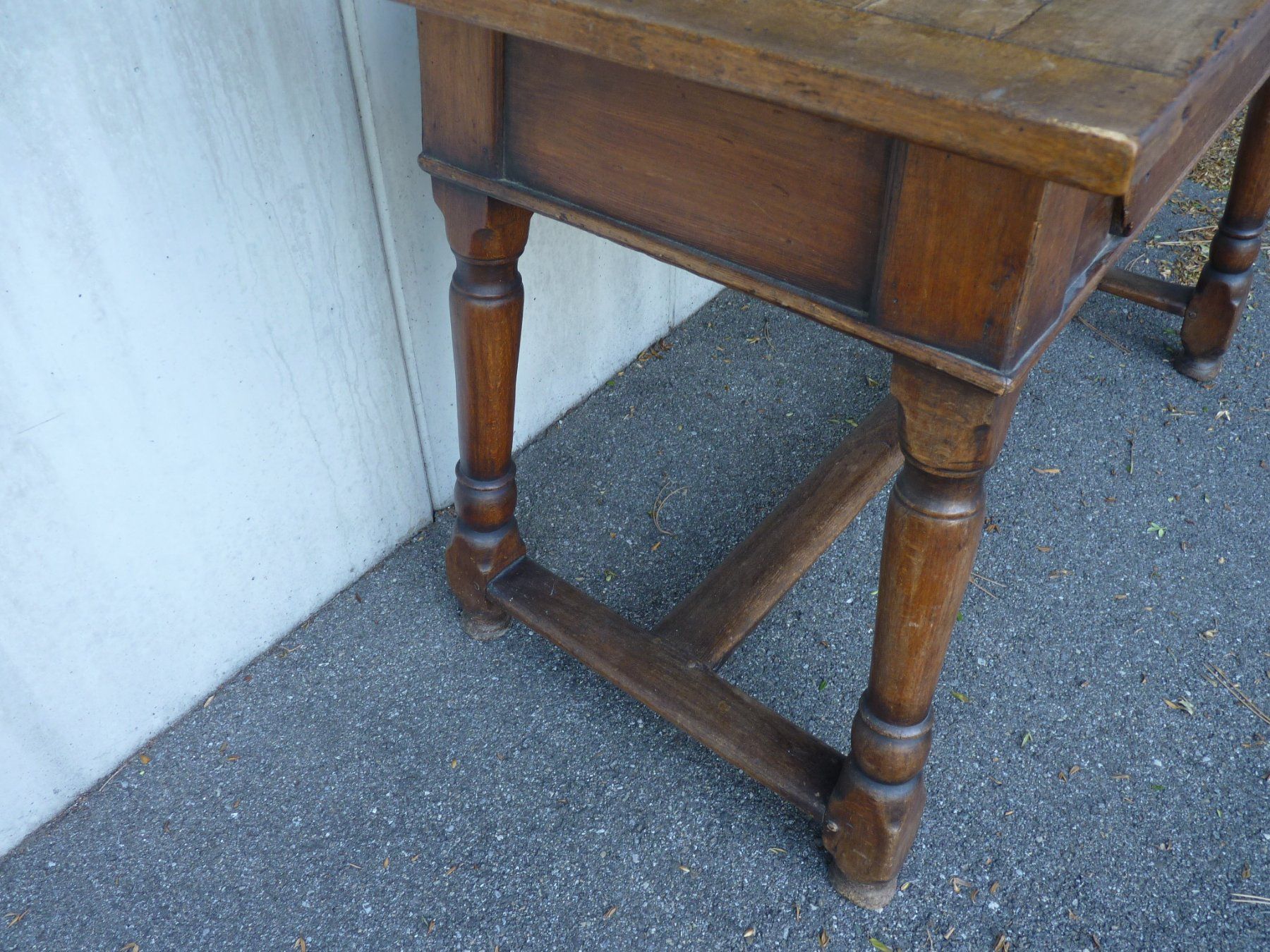 Eichholtz Tische: Antiker Uralter Eichenholztisch 118x75x55cm – Gebraucht aus Küsnacht ZH von zoliboli01 2