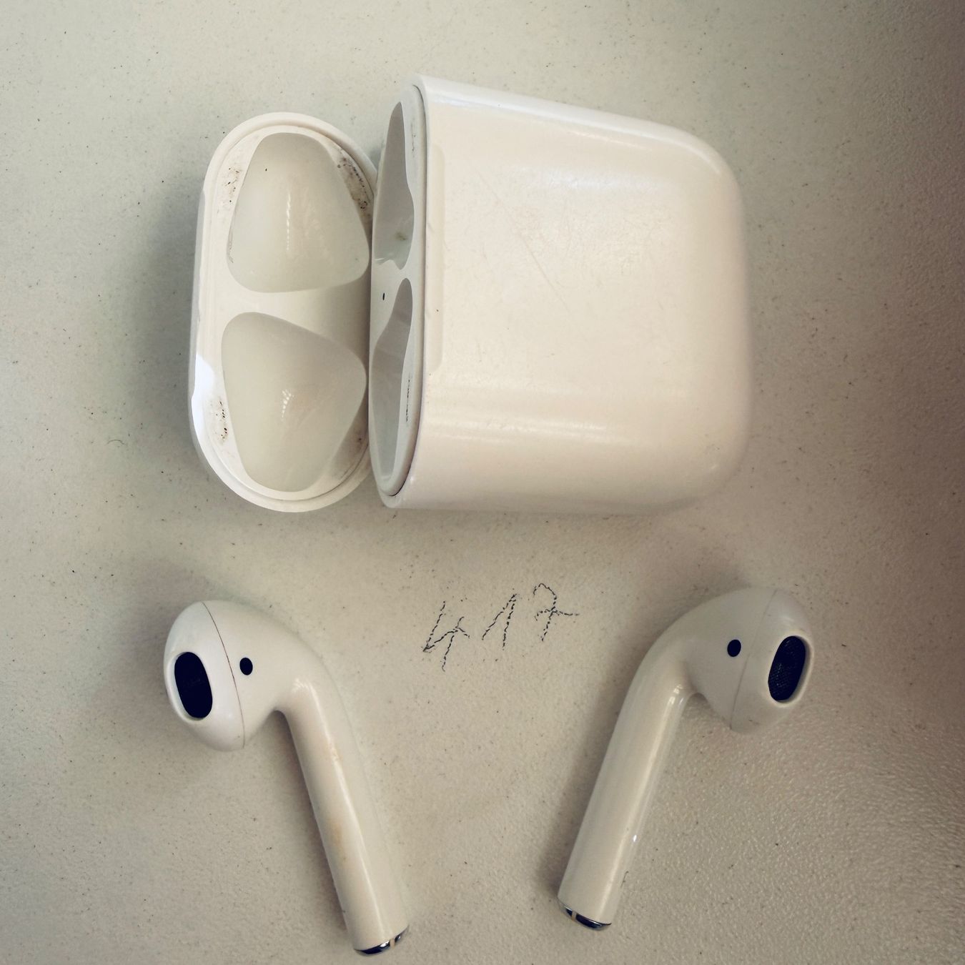 Apple Casques audio: Original Apple AirPods 2 Gen. Wireless Kopfhörer & Case – D'occasion à Basel par MY.AIRPODS.SHOP 1
