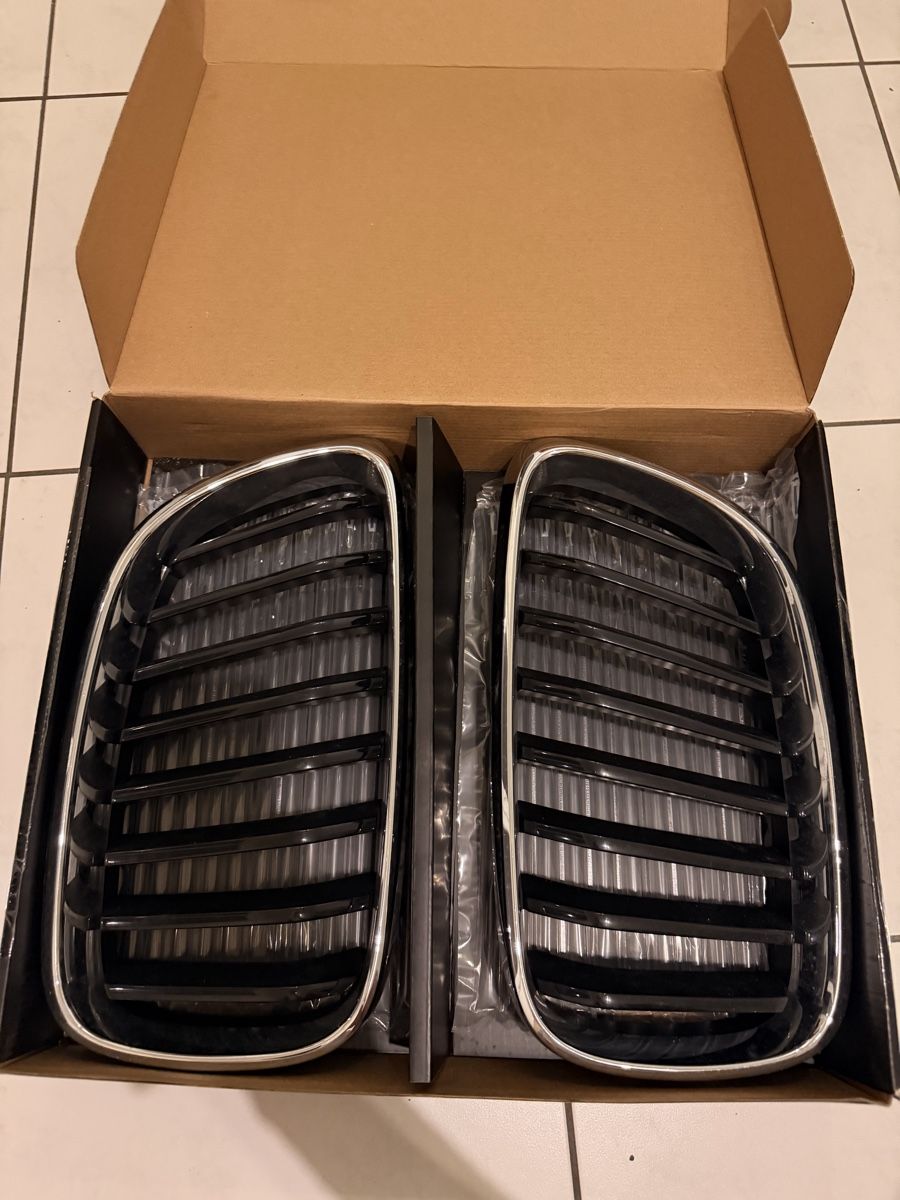 BMW Tutti pezzi di ricambio auto: BMW F22 Frontgrill Original 2014 - 2021 – Usato da Eschenbach LU venduto da Galaxis.ch