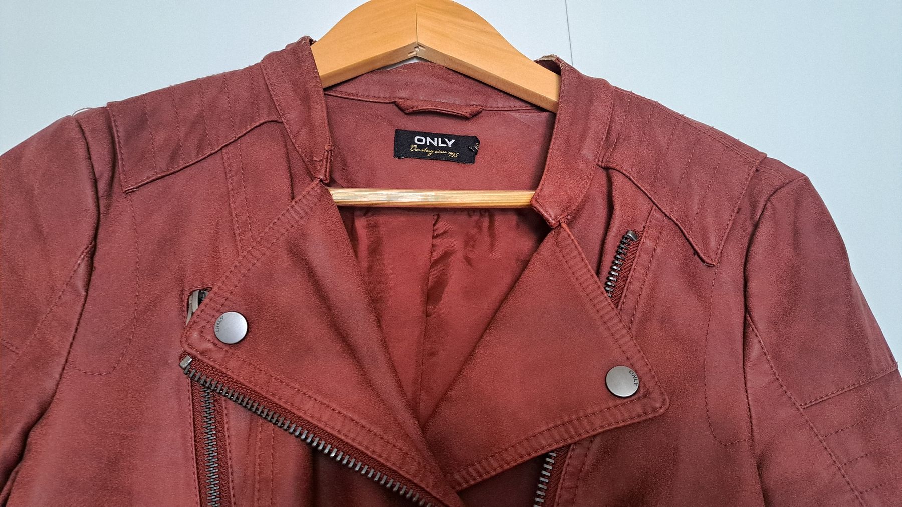 Only Giacche: ONLY Kunstlederjacke Bordeauxrot – Usato da Seengen venduto da ja6_65wp 2