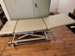 Untersuchungsliege / Massageliege elektrisch (Praxisbedarf)
