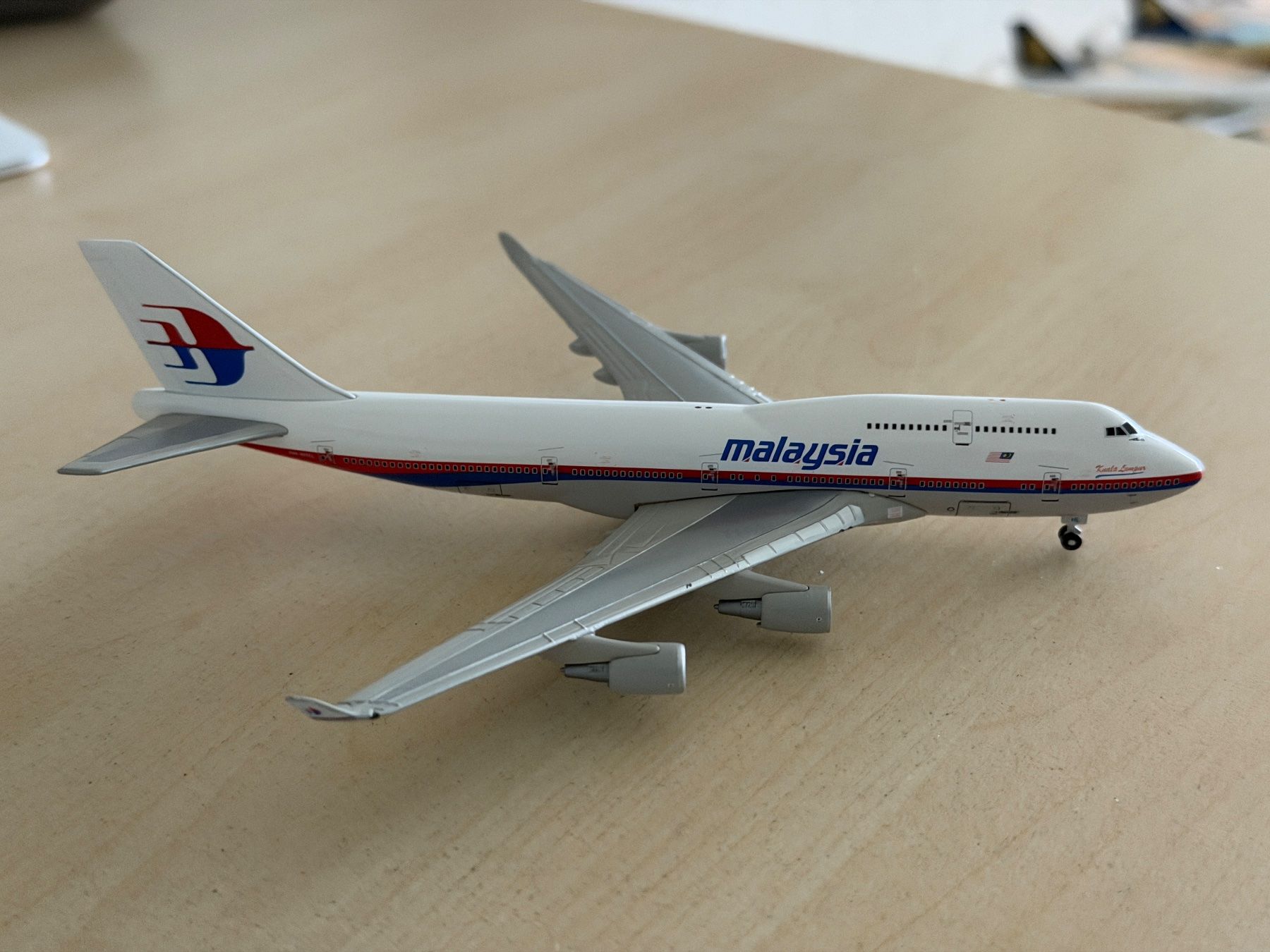 Boeing Kit di modellismo & Modellini statici: Boeing B747-416 Malaysia 1:400 – Usato da Dietlikon venduto da Megatop0