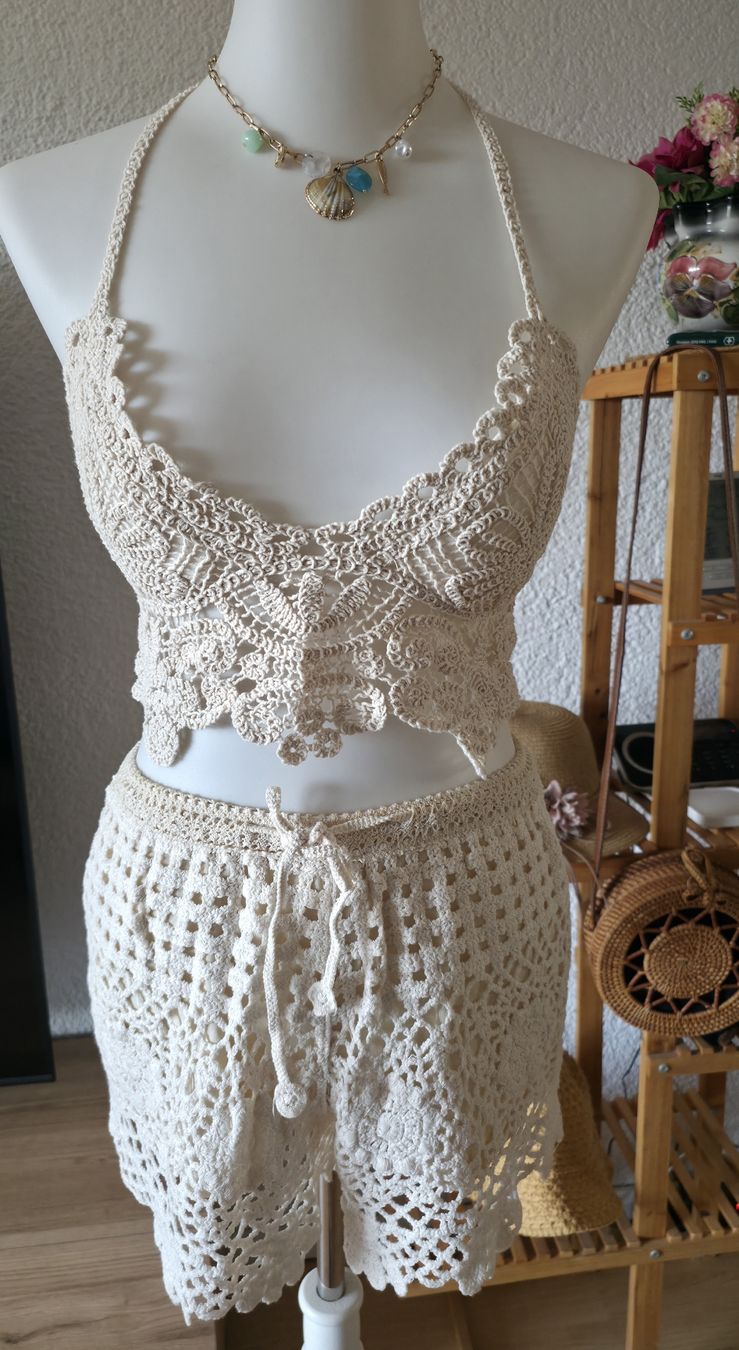 Lots de vêtements: Crocheted Two-Piece Set Cream  – D'occasion à Klingnau par fairy.princess 1