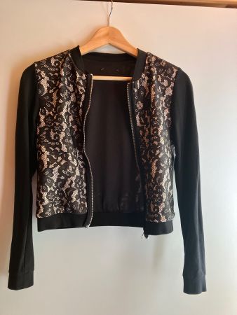 Jacke mit Spitzenmuster