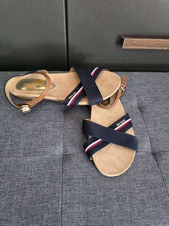 Chaussures femmes: Sandalen Tom Tailor NEU Gr. 40 – D'occasion à Siebnen par mar_n7g9
