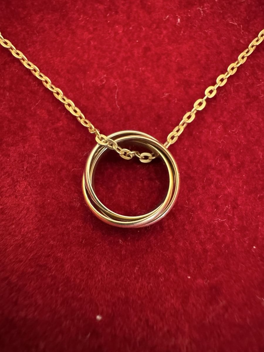 Cartier Catenine: Cartier Trinity Chain and pendant Mini model – Usato da Neuchatel venduto da Mia_G 2