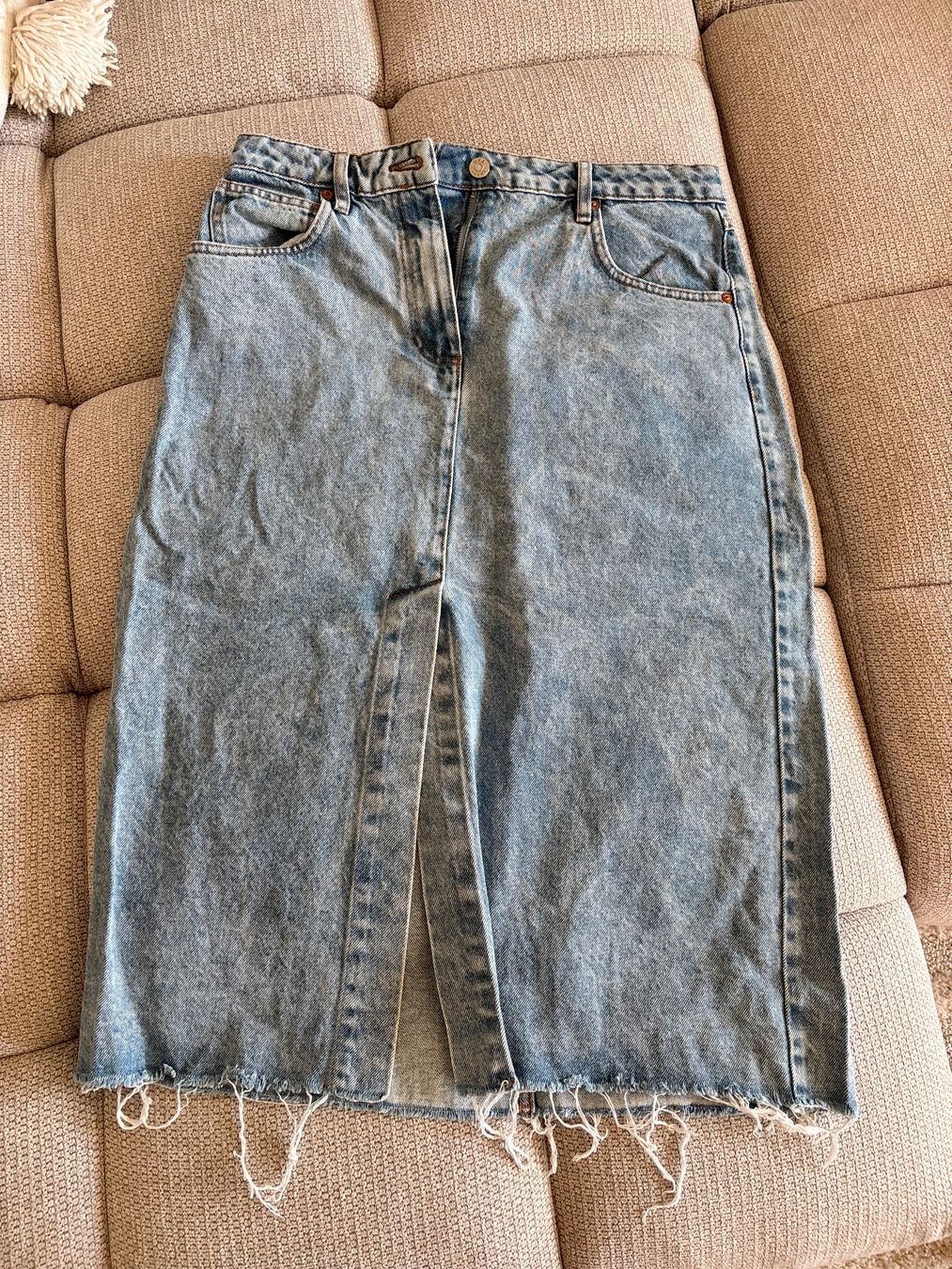 Jupes: Longue jupe en jeans taille M – D'occasion à Bulle par lfr_gfx8