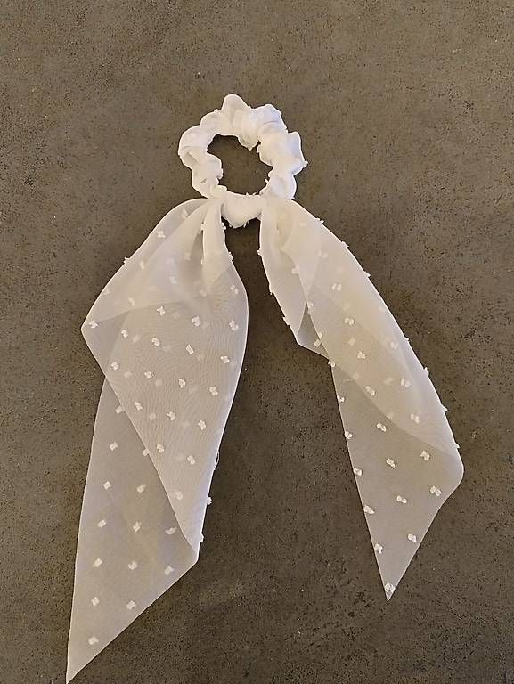 Accessori per capelli: 12 Hargummis, weiss mit "Schleife" – Usato da Muri b. Bern venduto da meitschi09