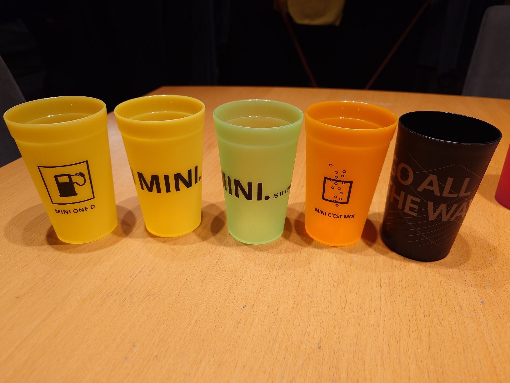 Contenitori & Simili: "Mini" Kunststoff-Trink-Becher – Usato da Kirchberg BE venduto da Myford 2