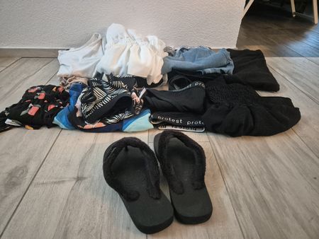 Teenager Kleiderpaket+Bikini 16 Stück.Für weitere Sommertage