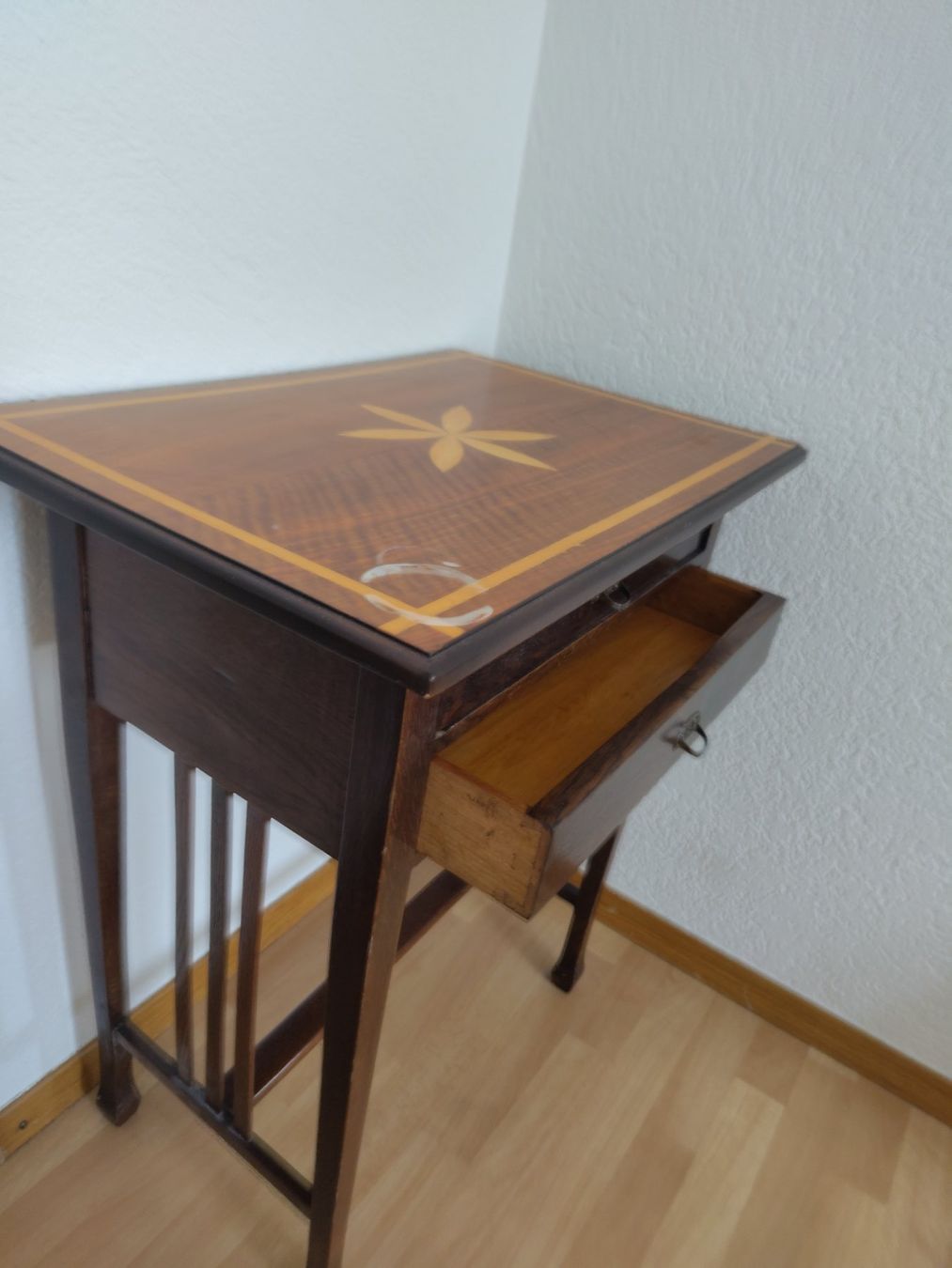 Tavoli: Beistelltisch antik – Usato da Winterthur venduto da Mar_955h 1