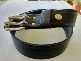 Ledergürtel Schwarz 2 Löcher 95/40, Made in Holland