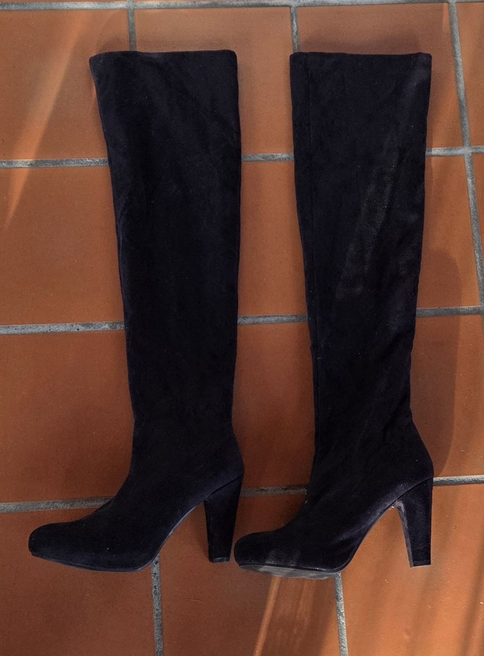 Scarpe da donna: Overknee Stiefel Gr 39 NEU – Nuovo (secondo la descrizione) da Ettingen venduto da ssc_dsr2