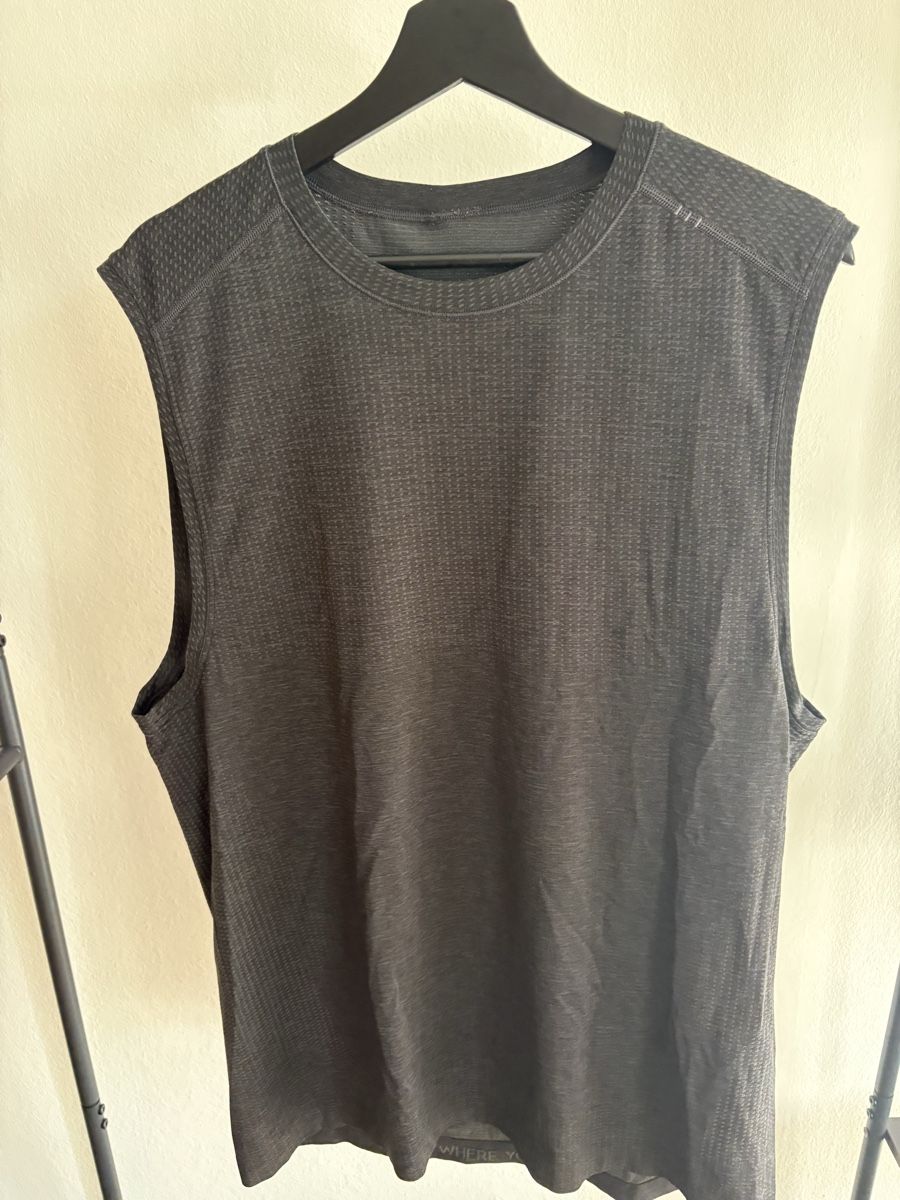 Lululemon T-Shirts: Lululemon Sport Shirt – Gebraucht aus Basel von froehlicherVagabund