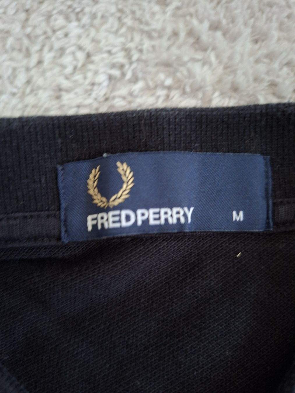Fred Perry Polo-Shirts: Polo Fred Perry noir et jaune taille M  – Gebraucht aus Renens VD von ser_j2fn 3