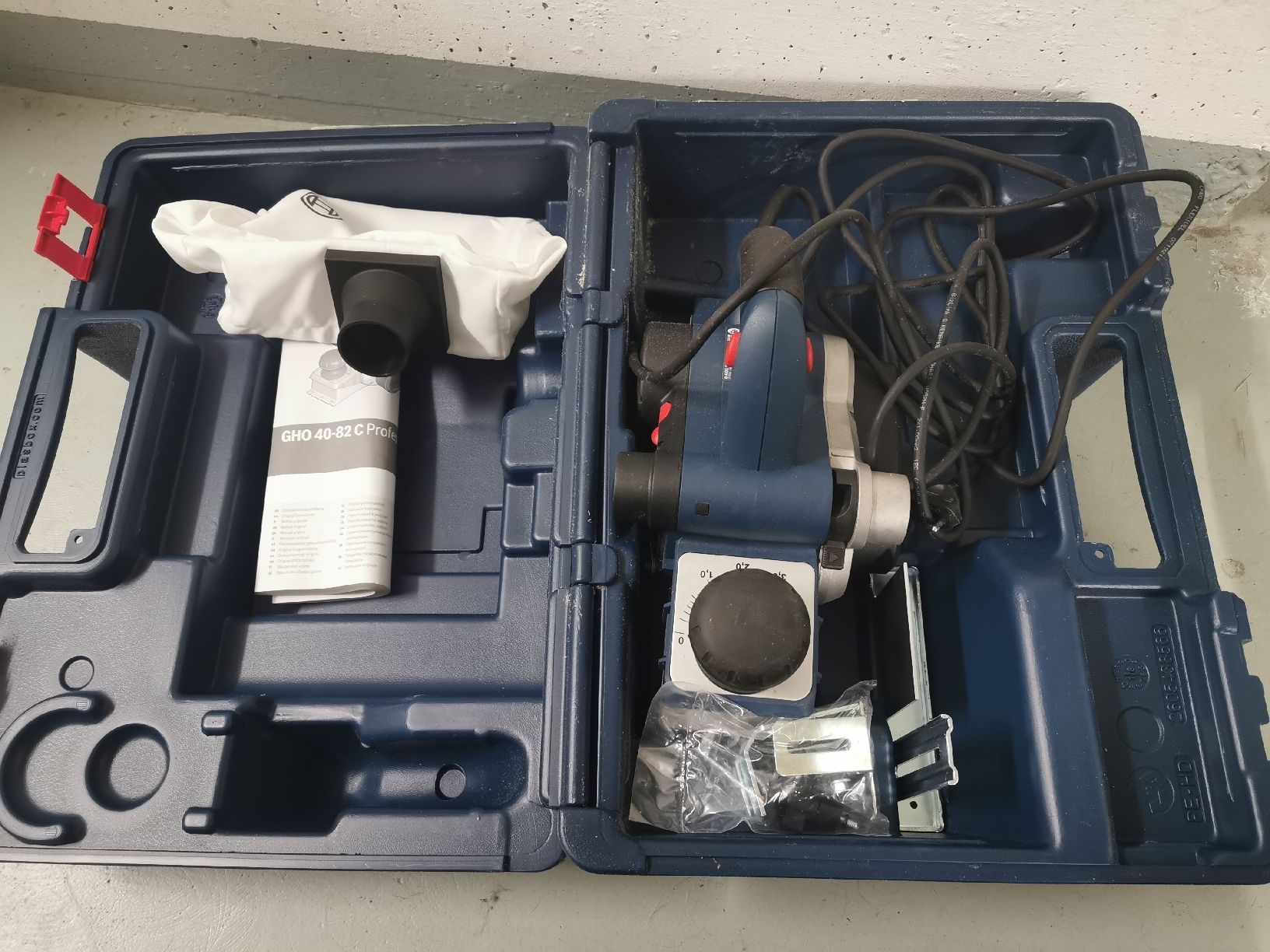 Bosch Tutti gli attrezzi: Bosch Hobel GHO 40-82 C Professional – Nuovo (secondo la descrizione) da Lotzwil venduto da JEBEMI 1
