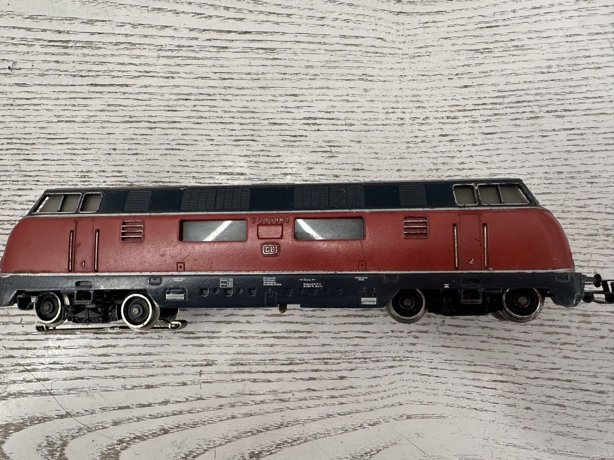 Märklin Modellini di ferrovie: Märklin 3021 DB BR V200 – Usato da Lupsingen venduto da New-Haven 3