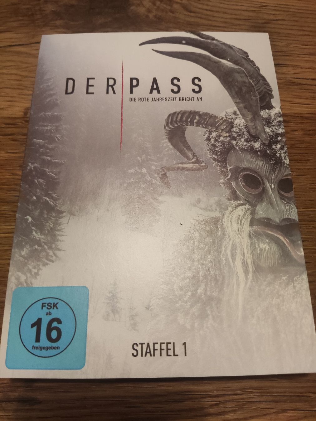 Tous les DVDs: Der Pass - Staffel 1 - Sky (DVD) – D'occasion à Oberembrach par giu_7ksd 2