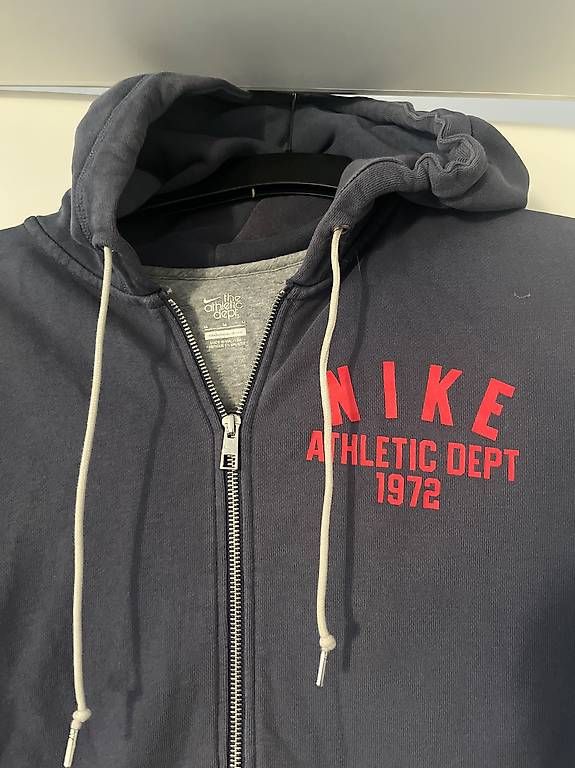 Giacche: Sportjacke Nike dunkelblau/ M – Usato da Rombach venduto da kar_5kkt 1