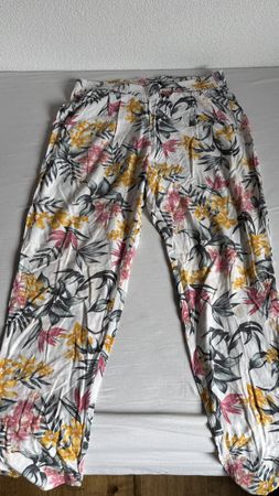 H&M Sommerhose, Gr. 40, Blumenmuster - perfekt für den Somme
