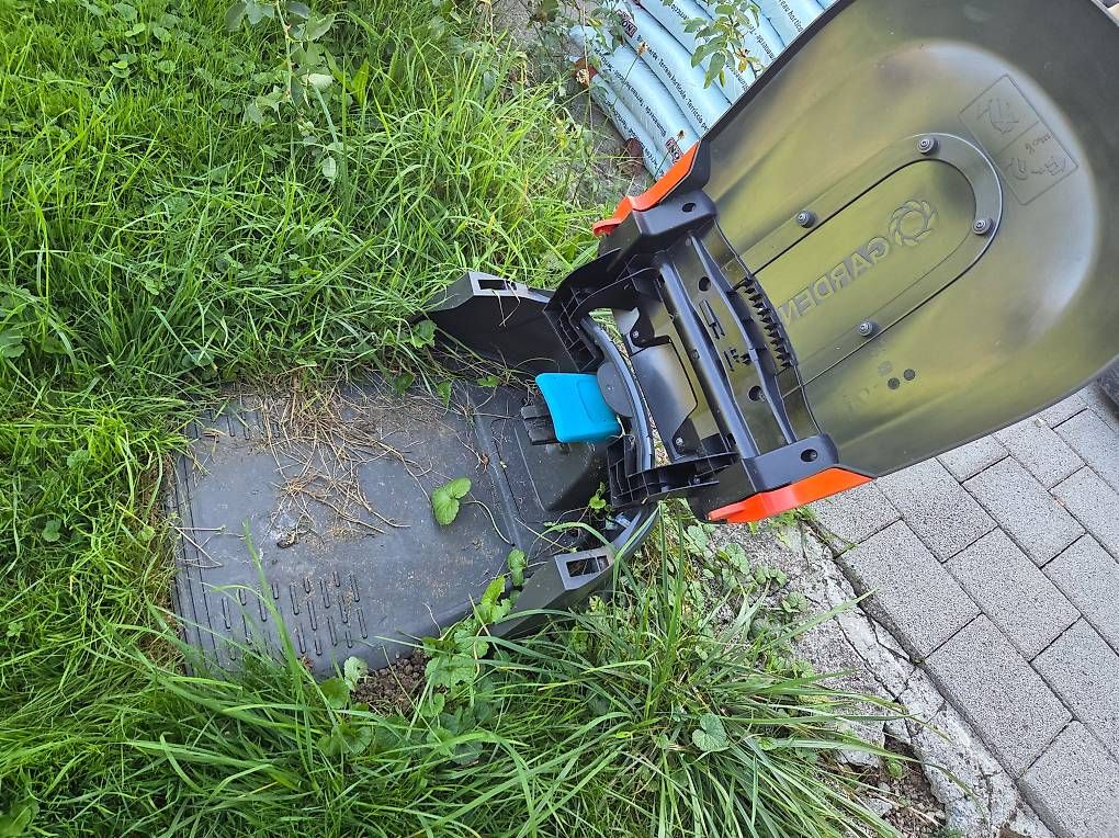 Tagliaerba: Gardena Smart Sileno Life 750&Zubehör&Originalgarage – Usato da Bretzwil venduto da herrhausb 3