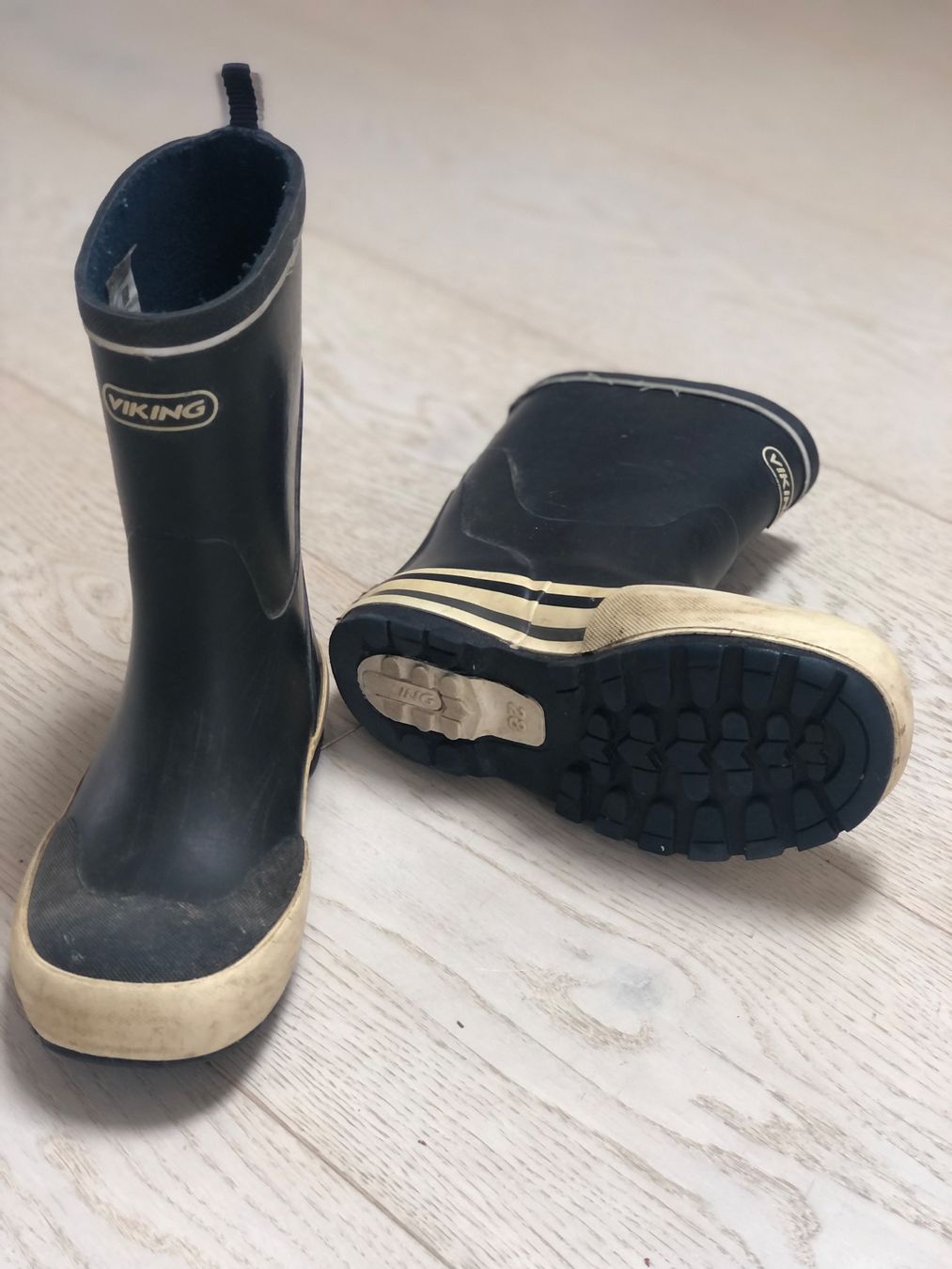 Viking Scarpe per ragazzi: Kinder Viking-Gummistiefel – Usato da Unterägeri venduto da Lerchemeerenge 2