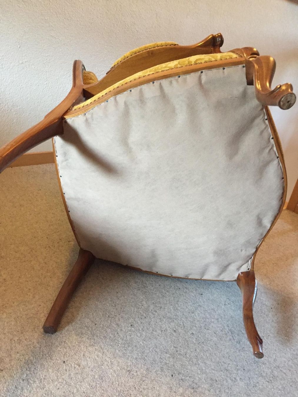 Poltrone: Antiker Sessel mit Fusshocker – Usato da Magden venduto da Jackevaro 4