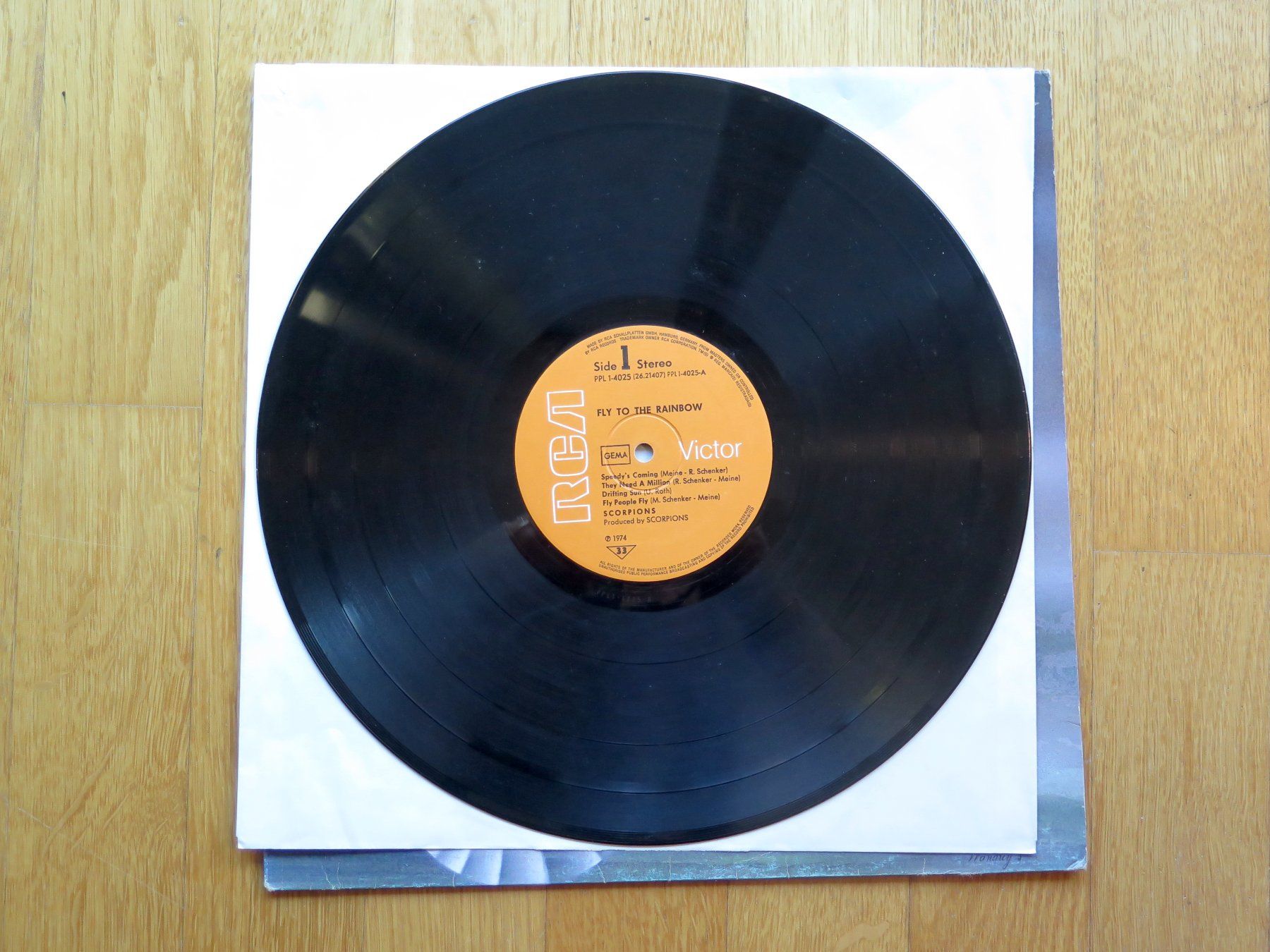 Dischi in vinile: LP SCORPIONS: Fly to the rainbow, 1974. – Usato da Bern venduto da Balzamico 2