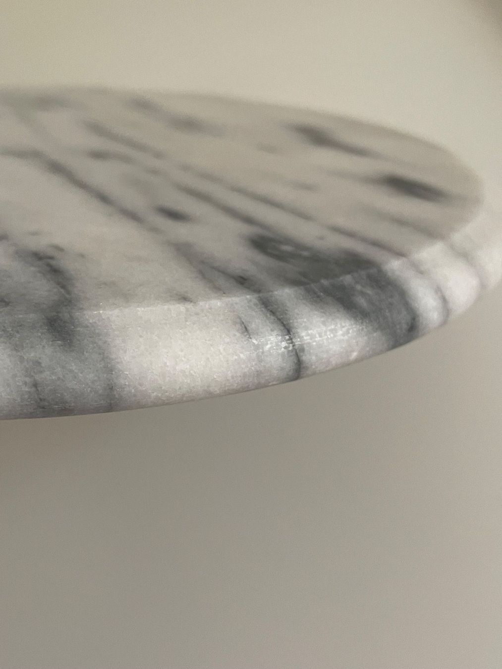 Servierplatten: Runde Marmor Platte/Teller für Käse , Häppchen – Gebraucht aus Winkel von Kade50 2