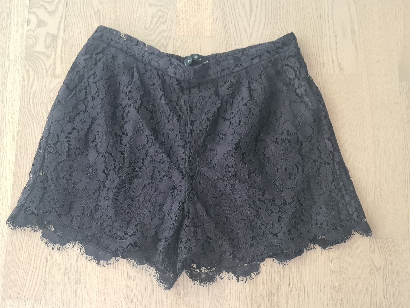 Pantaloni: Damen Shorts  Gr. 44 – Usato da Steinen venduto da turbogeiss99 2