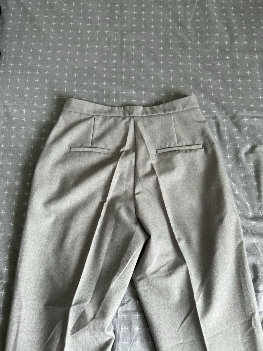 Mango Pantaloni: MNG STOFFHOSE GRAU – Usato da St. Moritz venduto da ari_9fcv 3