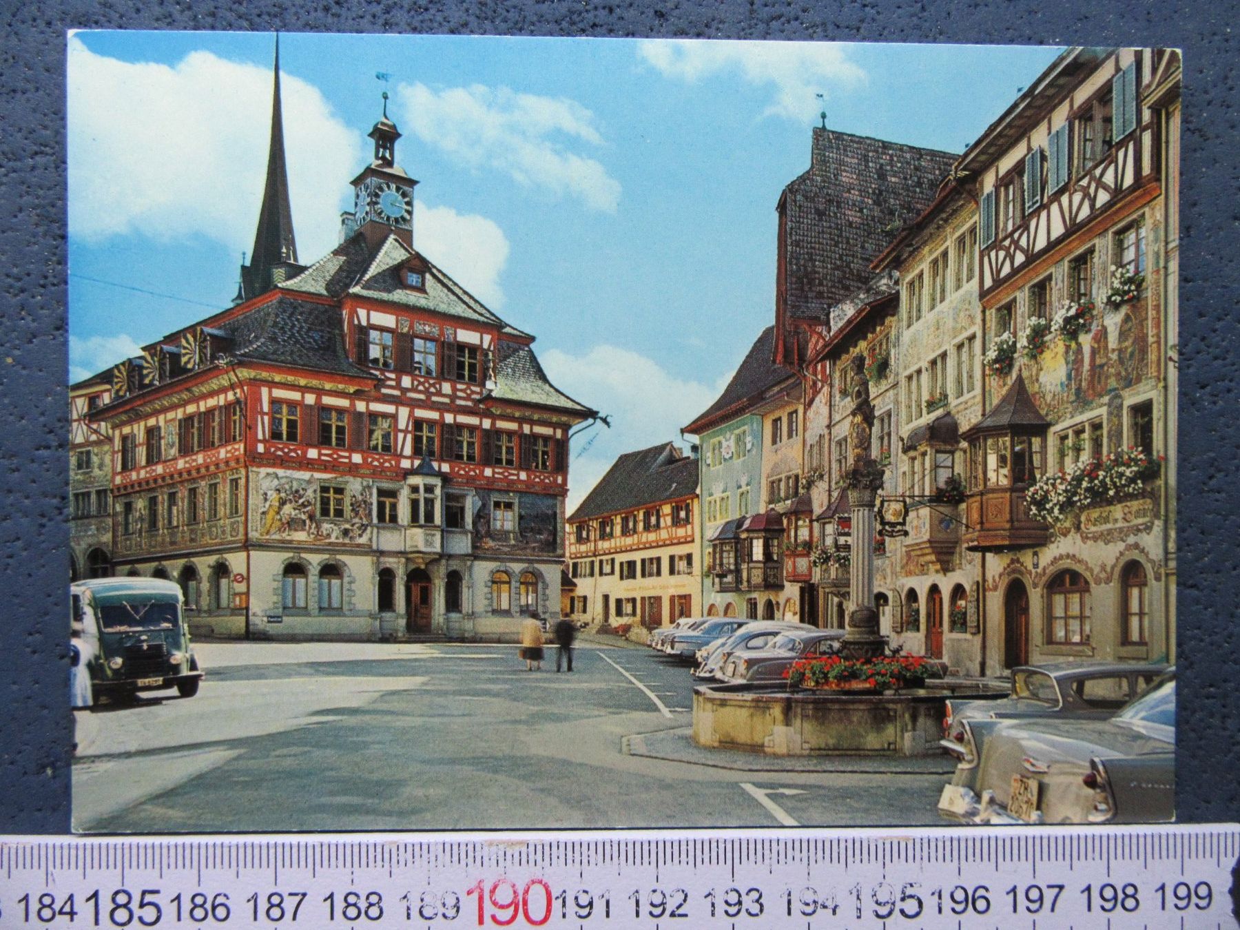 Cartoline postali: STEIN AM RHEIN RATHAUSPLATZ OLDTIMER AUTOS AK SH – Usato da Ettingen venduto da Hausi4711