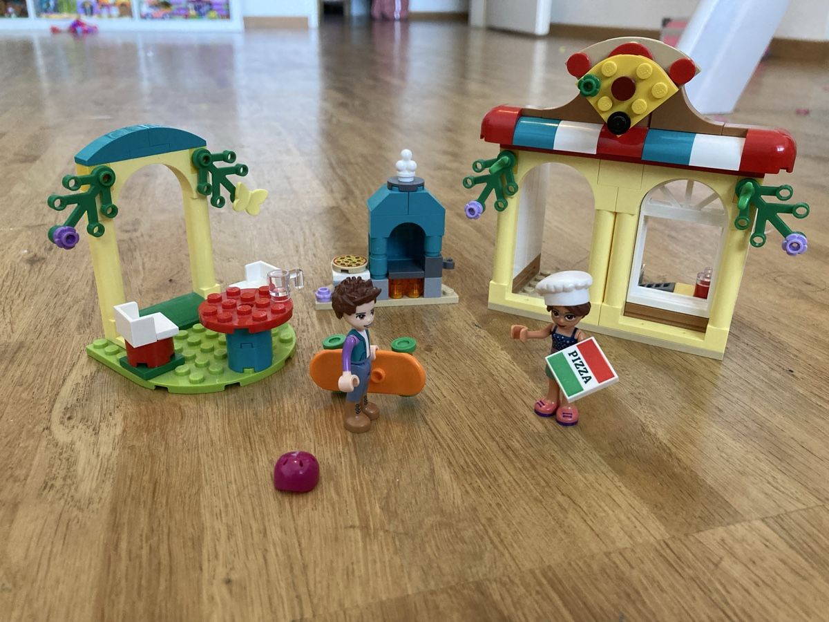 Lego Kit di costruzioni: Lego Friends Pizzaria – Usato da Zürich venduto da Retrogirl