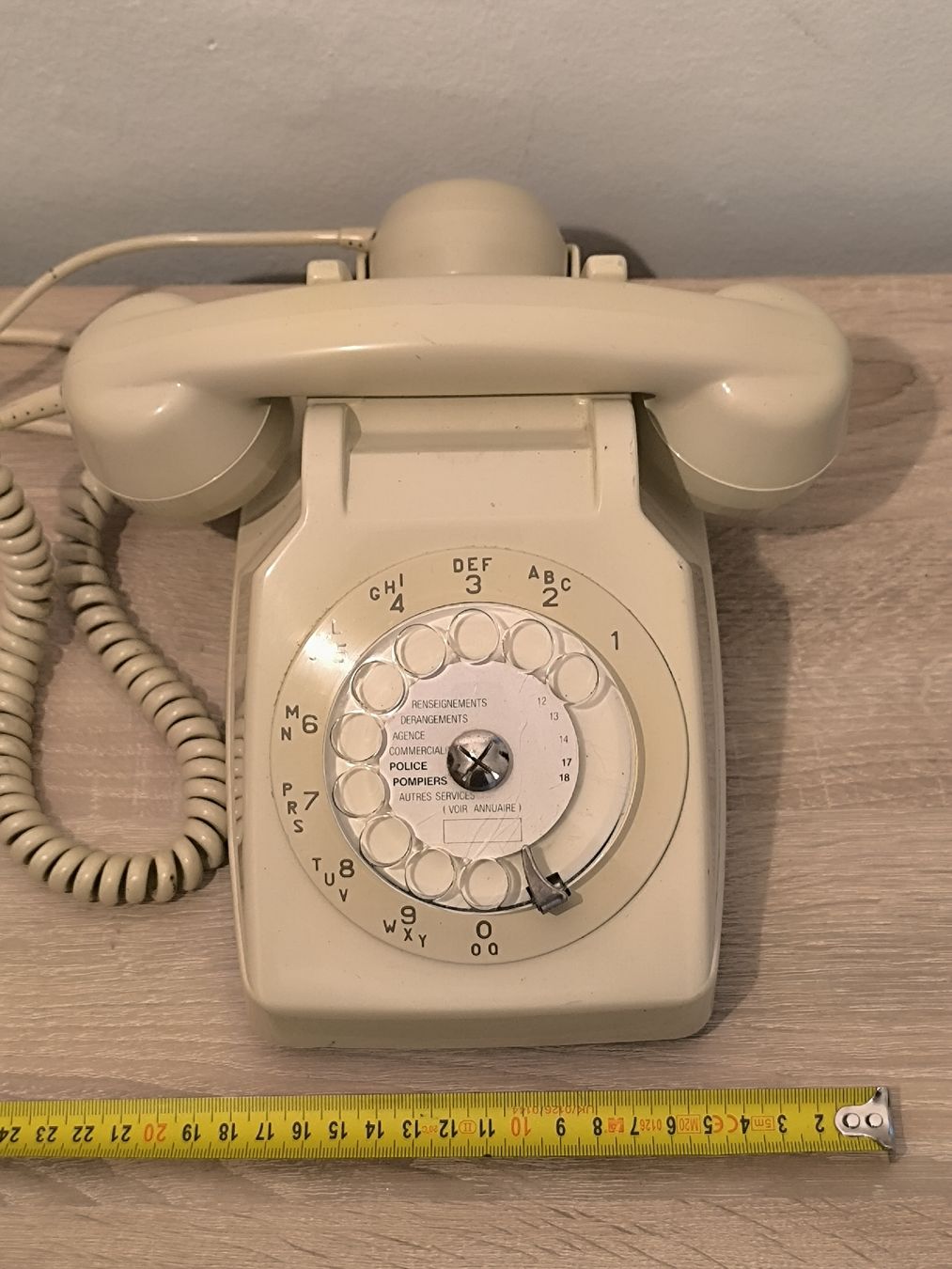 Telefoni: Téléphone vintage Thomson 1981 beige – Usato da La Chaux-de-Fonds venduto da lolmaker1007 1