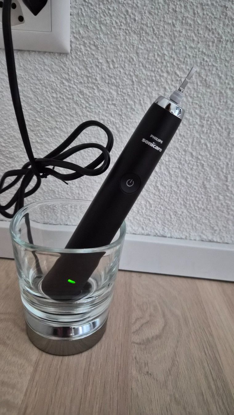 Philips Sonicare Cura dei denti: Philips Sonicare DiamondClean schwarz – Usato da Burgdorf venduto da Cyrano73 7