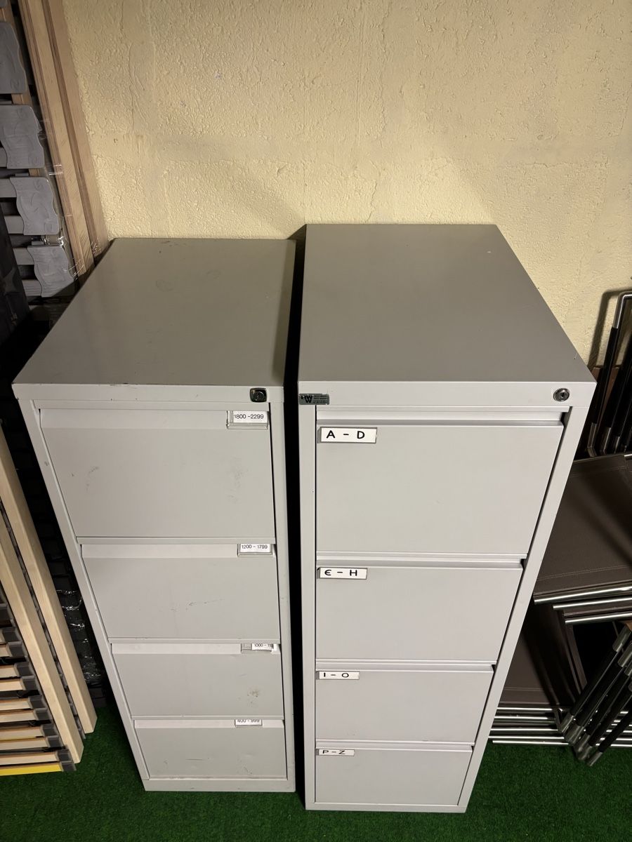 Armadi: 1x Schubladenkorpus/Aktenschrank – Usato da Zug venduto da Deks