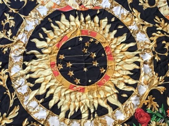 Foulard & Sciarpe: Schal mit Sternzeichen aus Seide – Usato da Schlieren venduto da Jeajet