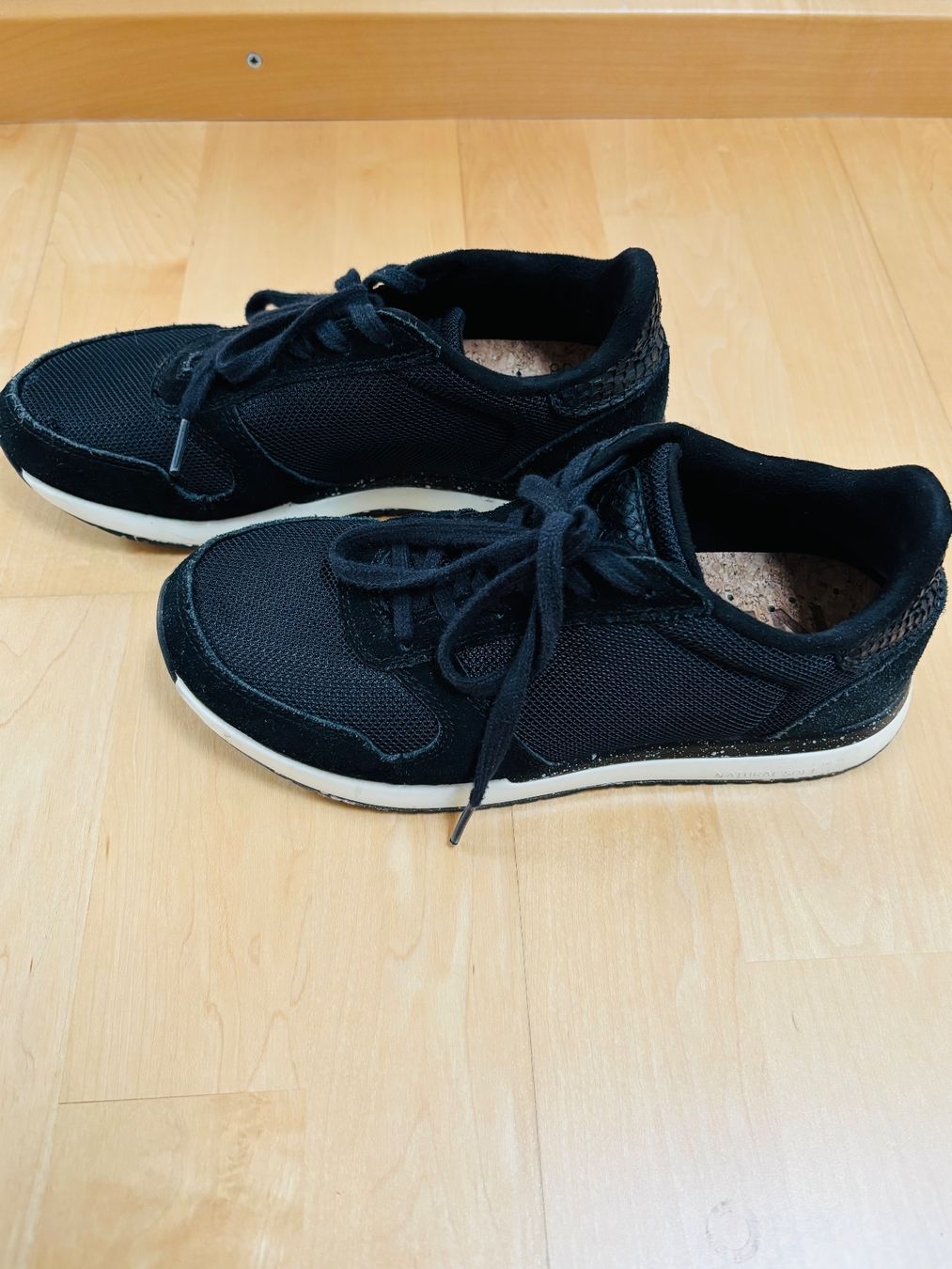Scarpe da donna: Schwarze Sneaker Woden - Gr. 38 – Usato da Ennetbürgen venduto da Evelyne_G